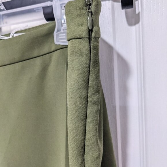 New Hugo Boss | Tiluna Side-Zip 2 Slim-Leg Ponte Cropped Trousers in Green - Picture 9 of 9